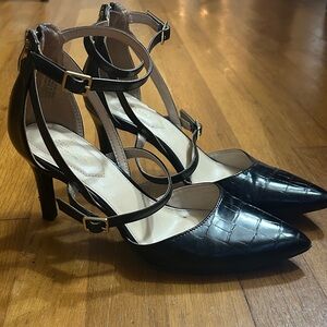 Liz Claiborne Black Croc-Embossed Strappy Heels size 8